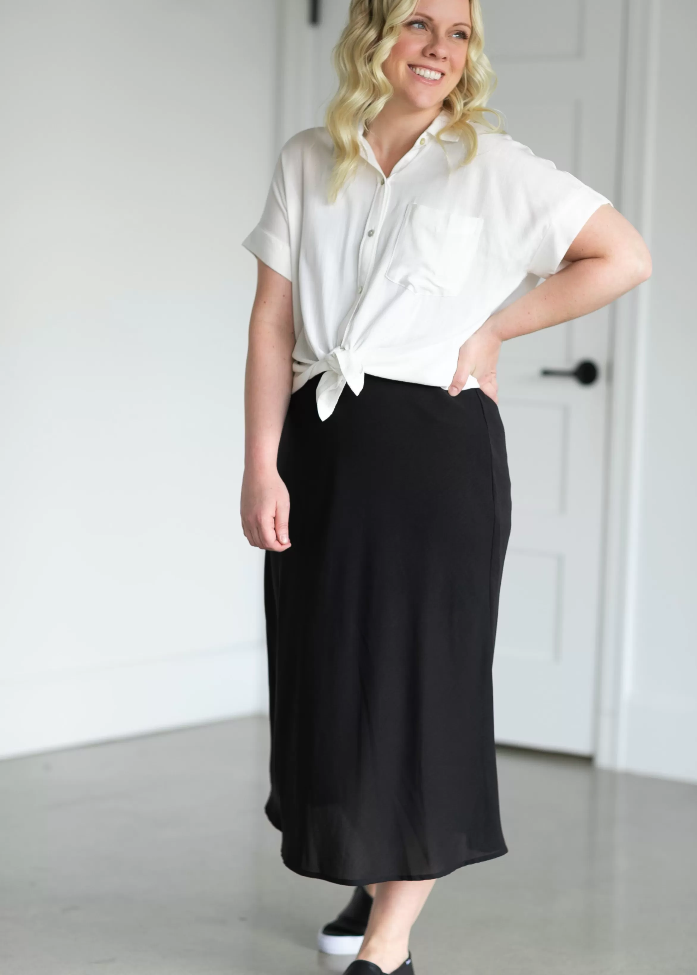 Staccato A-Line Black Elastic Waist Midi Skirt Online