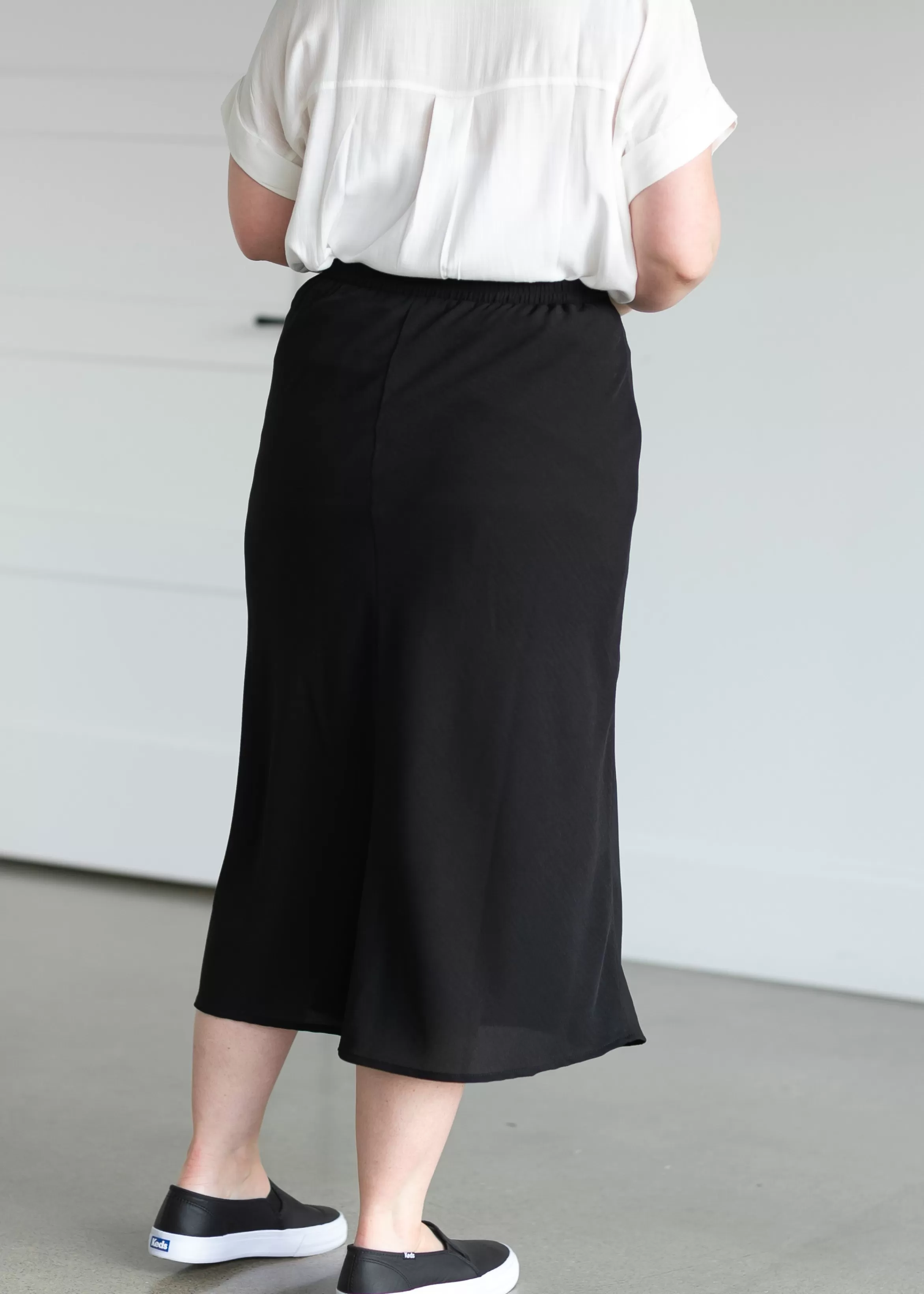 Staccato A-Line Black Elastic Waist Midi Skirt Online