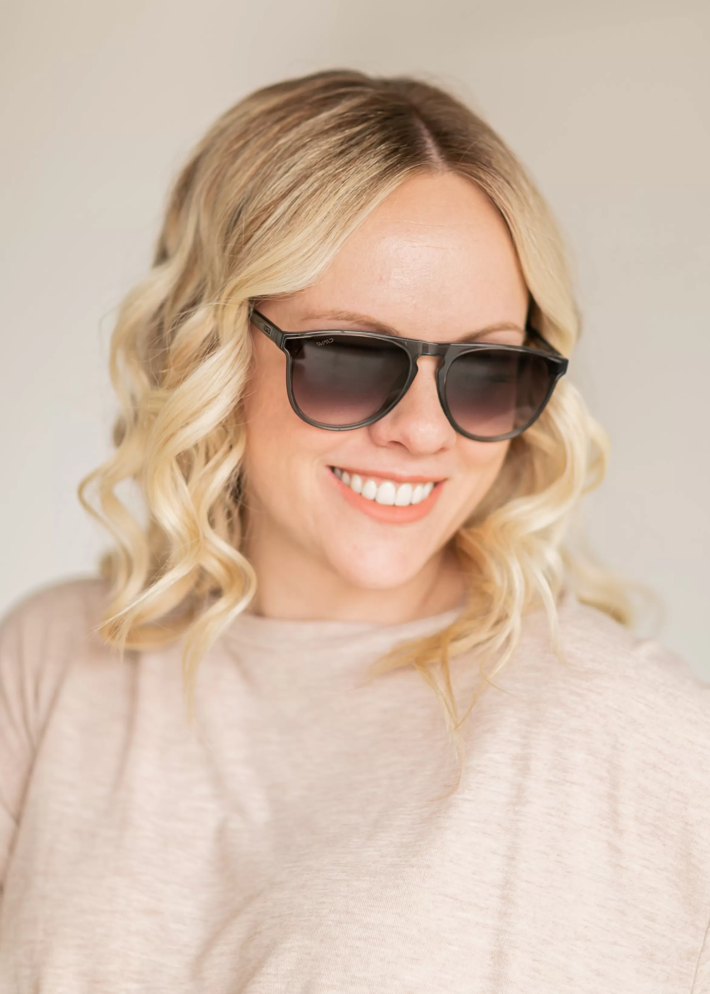 Wear Me Pro Crystal Blue Round Sunglasses Hot