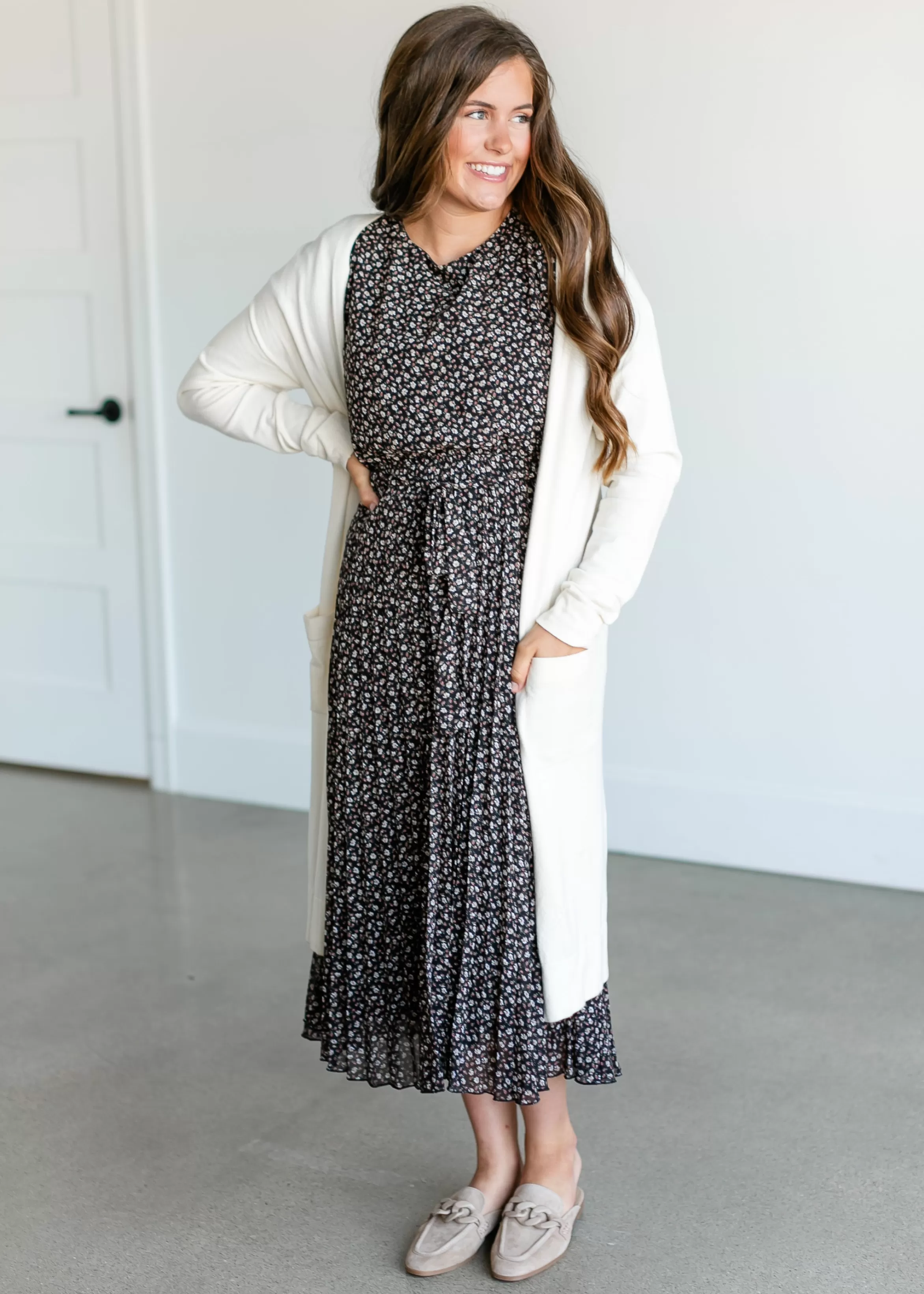 Polagram + BaeVely Ditsy Floral Pleated Midi Dress Flash Sale