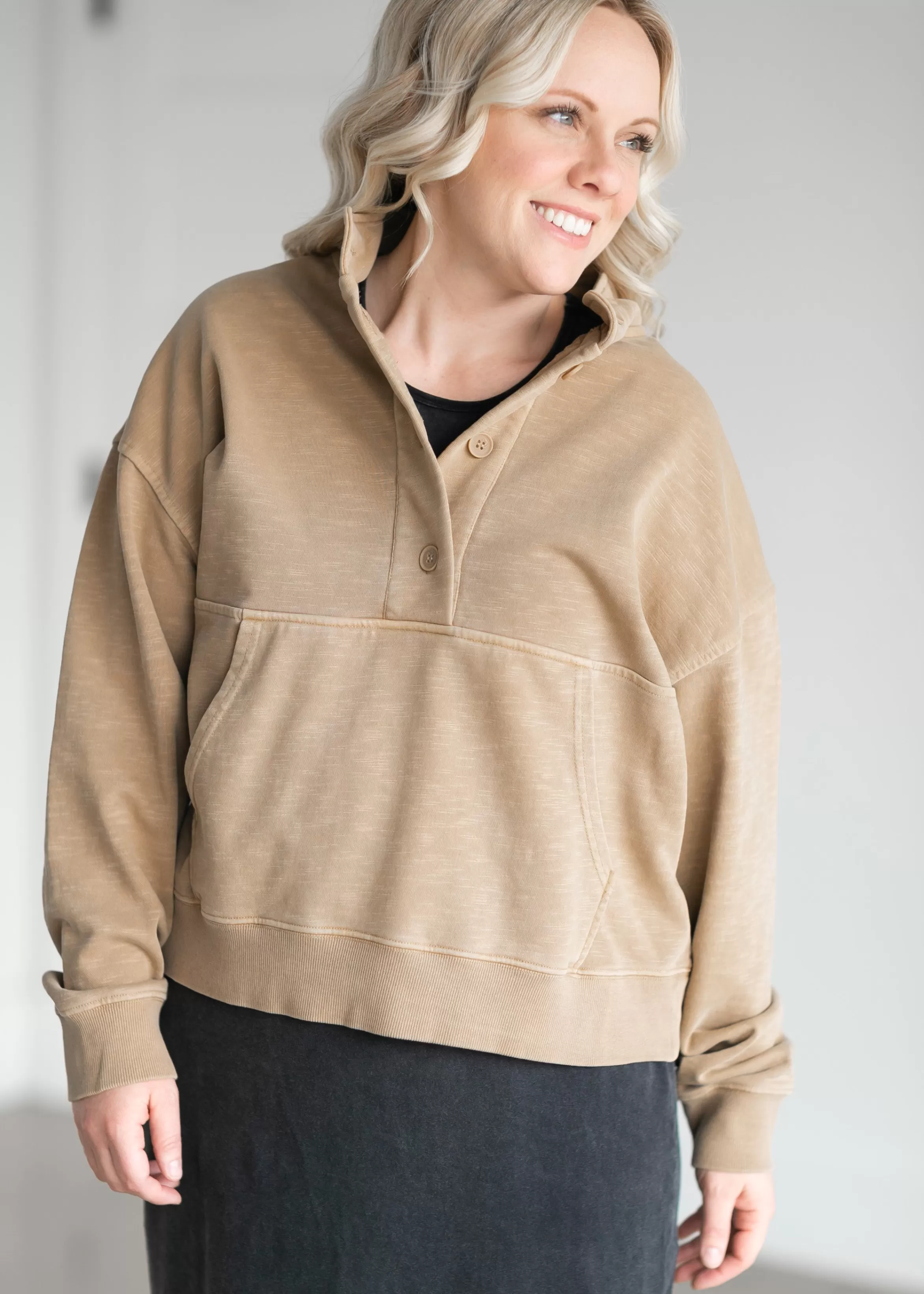 Thread & Supply Hayes Half Button Top Outlet