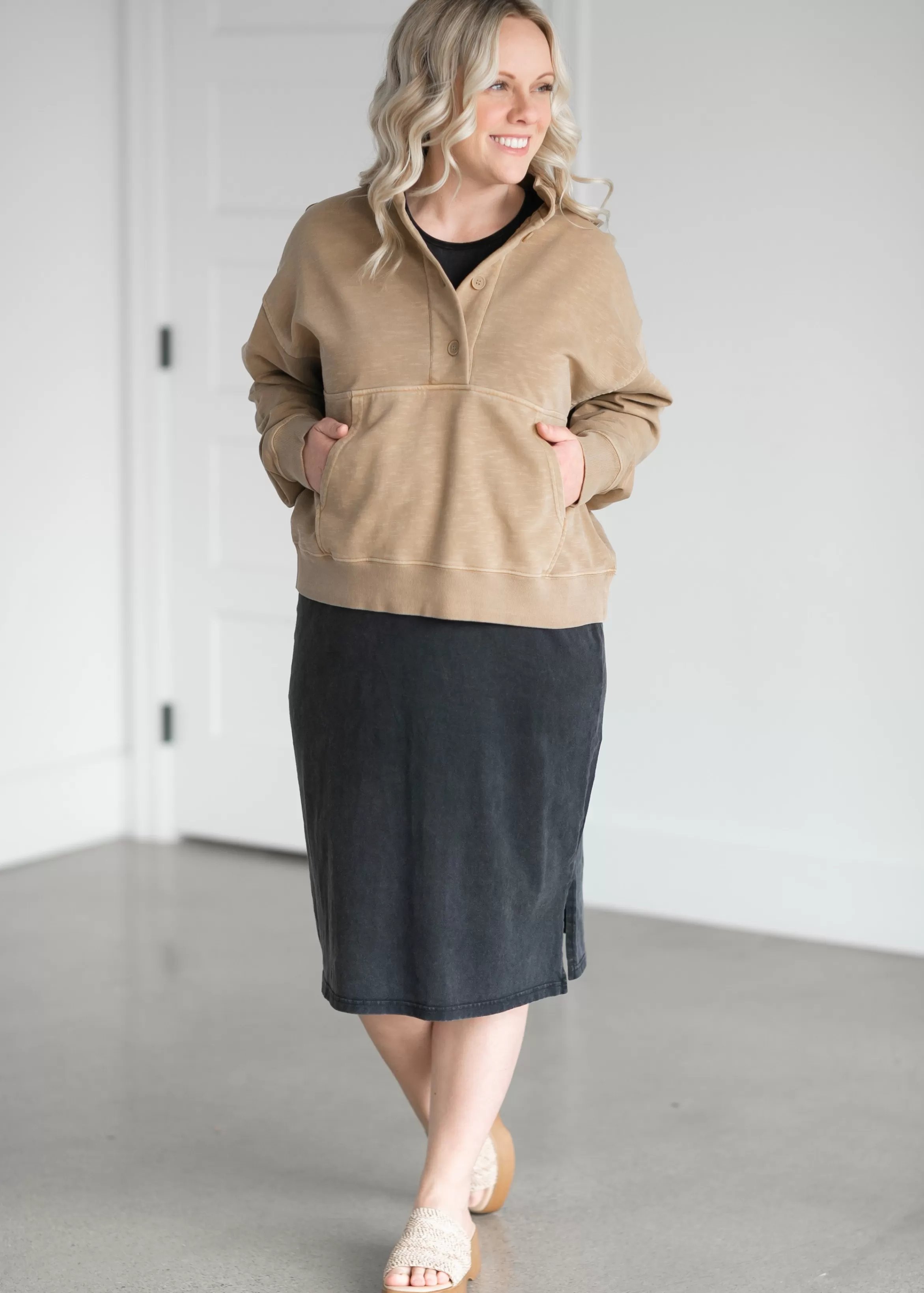 Thread & Supply Hayes Half Button Top Outlet