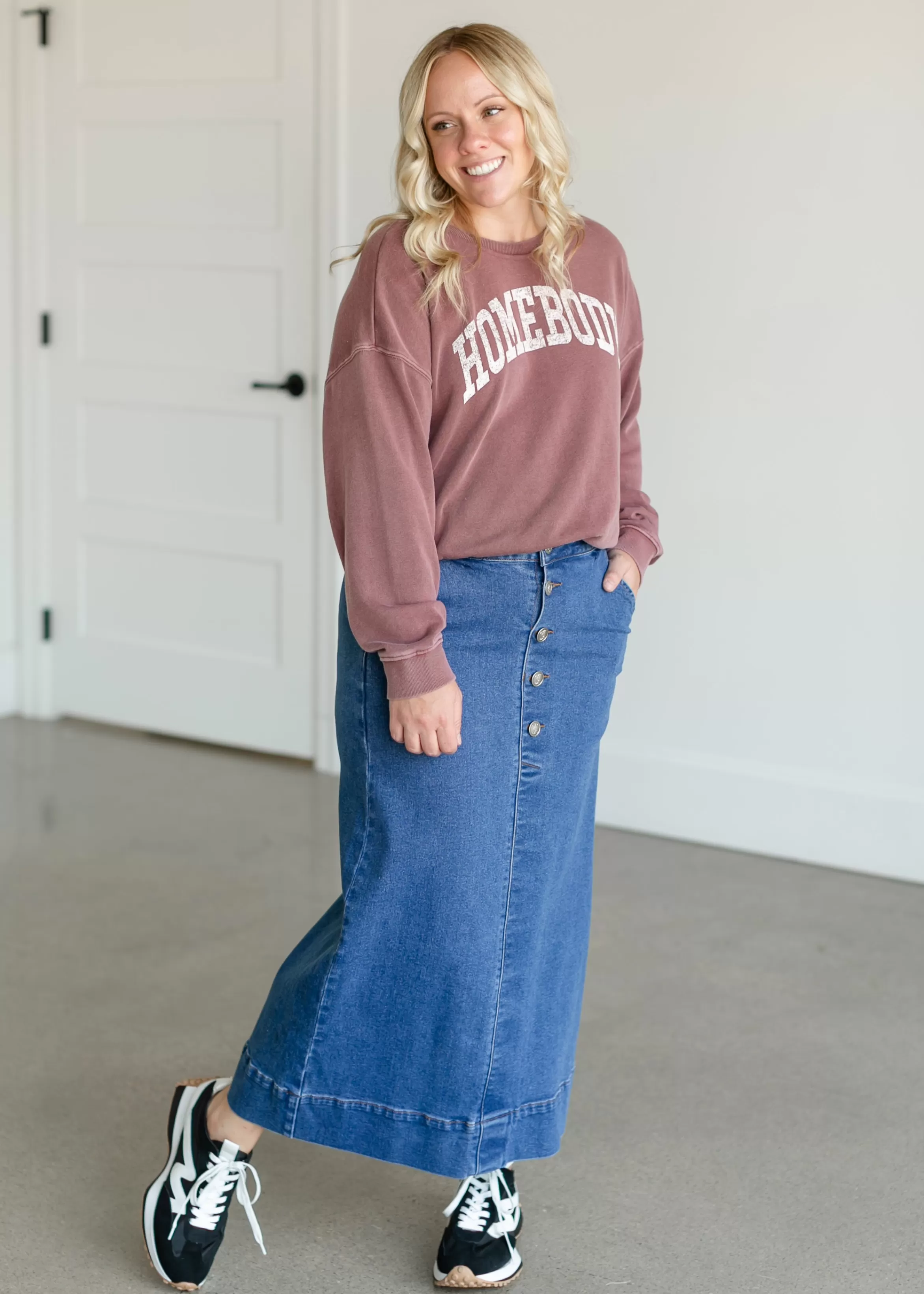 Thread & Supply Homebody Crewneck Graphic Sweatshirt Fashion