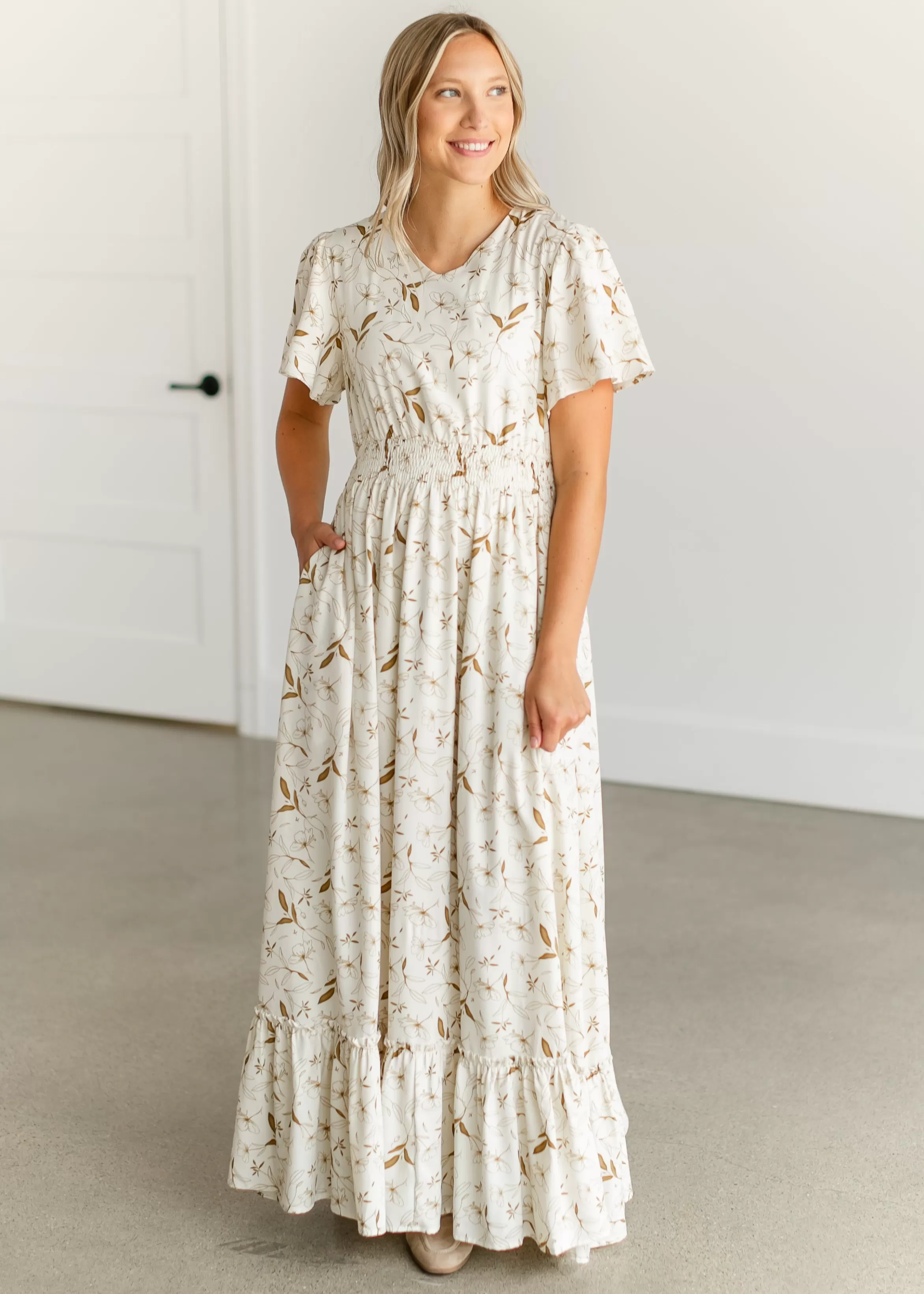 * Isabella V Neck Flutter Sleeve Floral Maxi Dress Hot