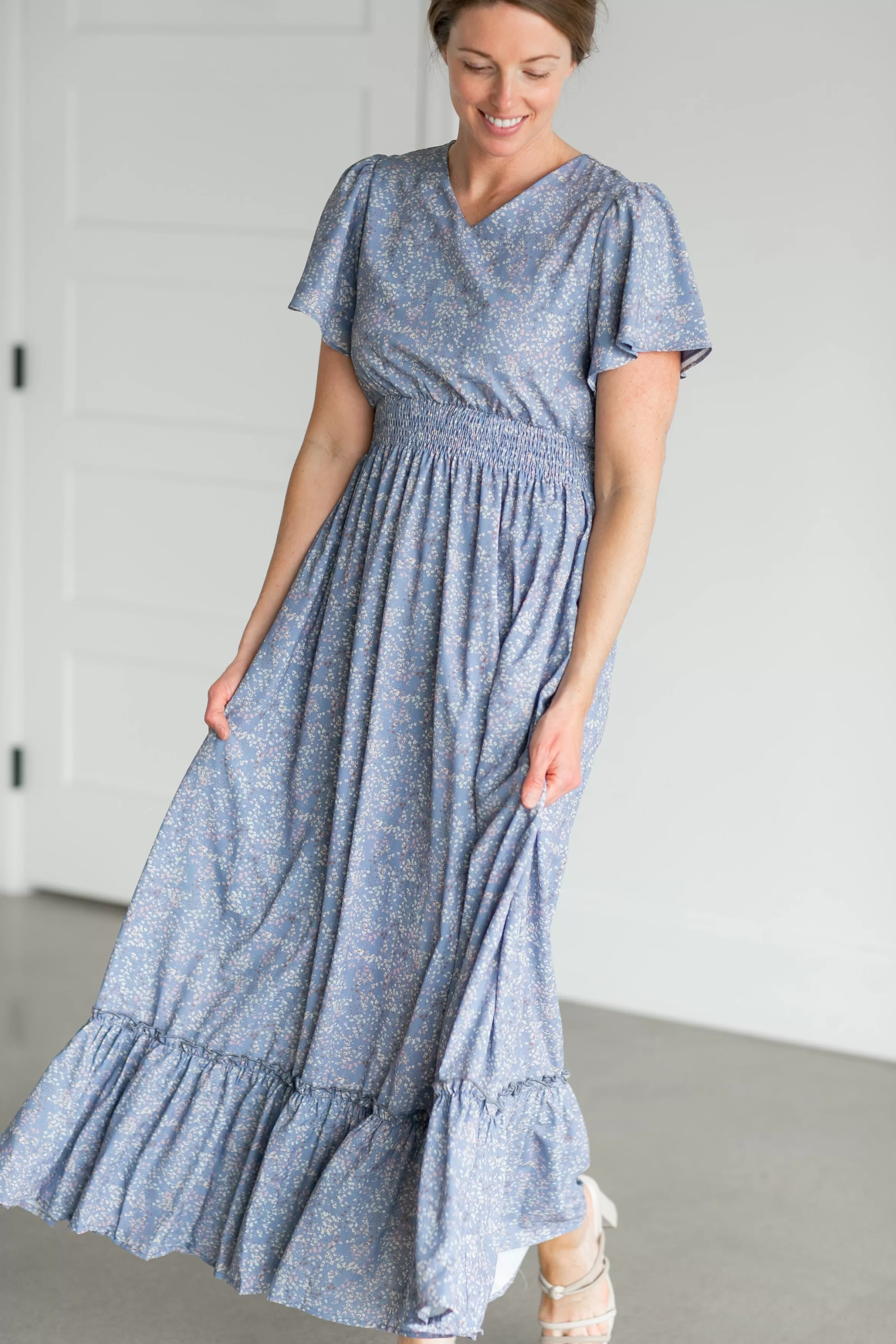 * Isabella V Neck Flutter Sleeve Floral Maxi Dress Hot