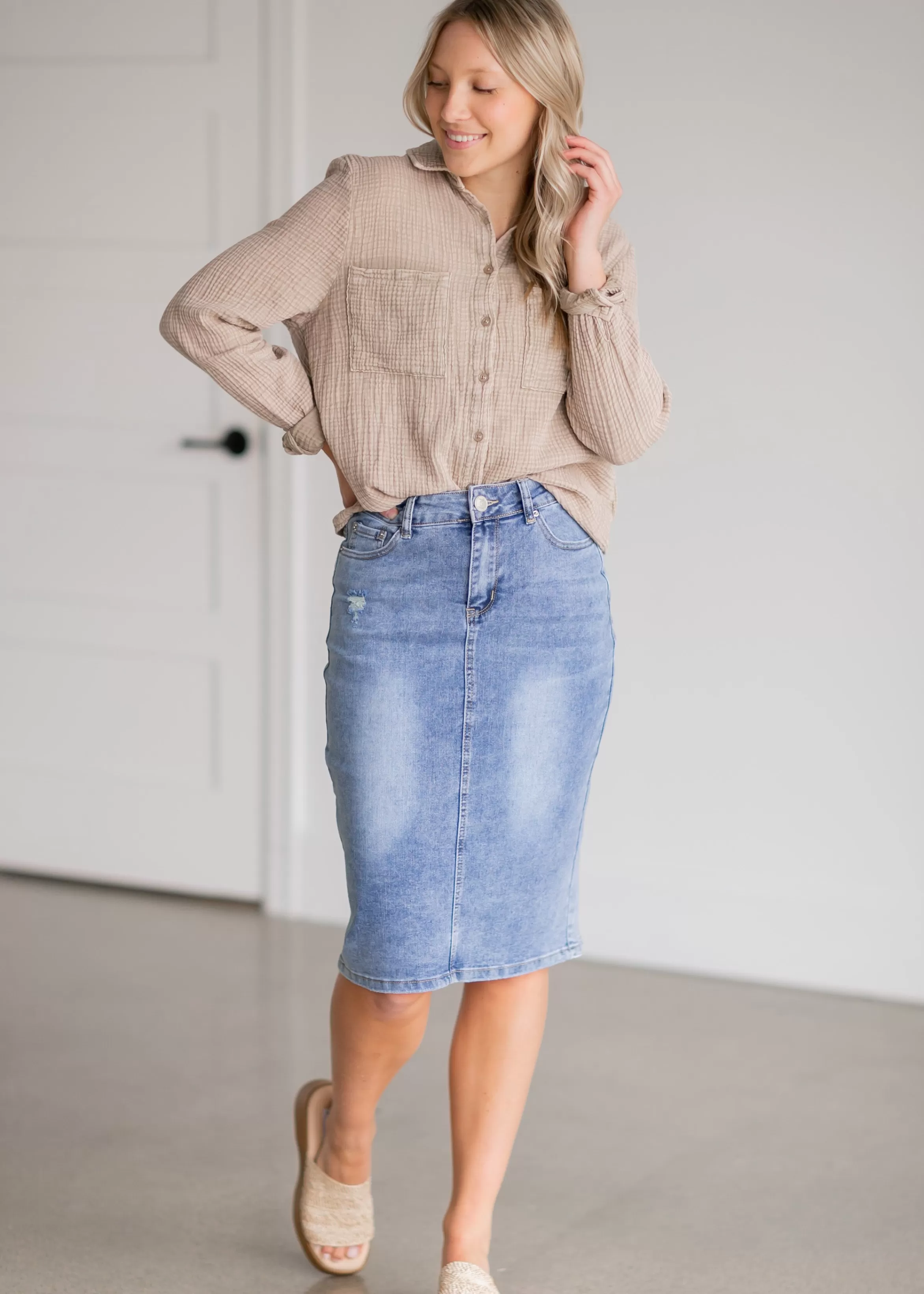 * Maelia Distressed Light Wash Midi Skirt Online