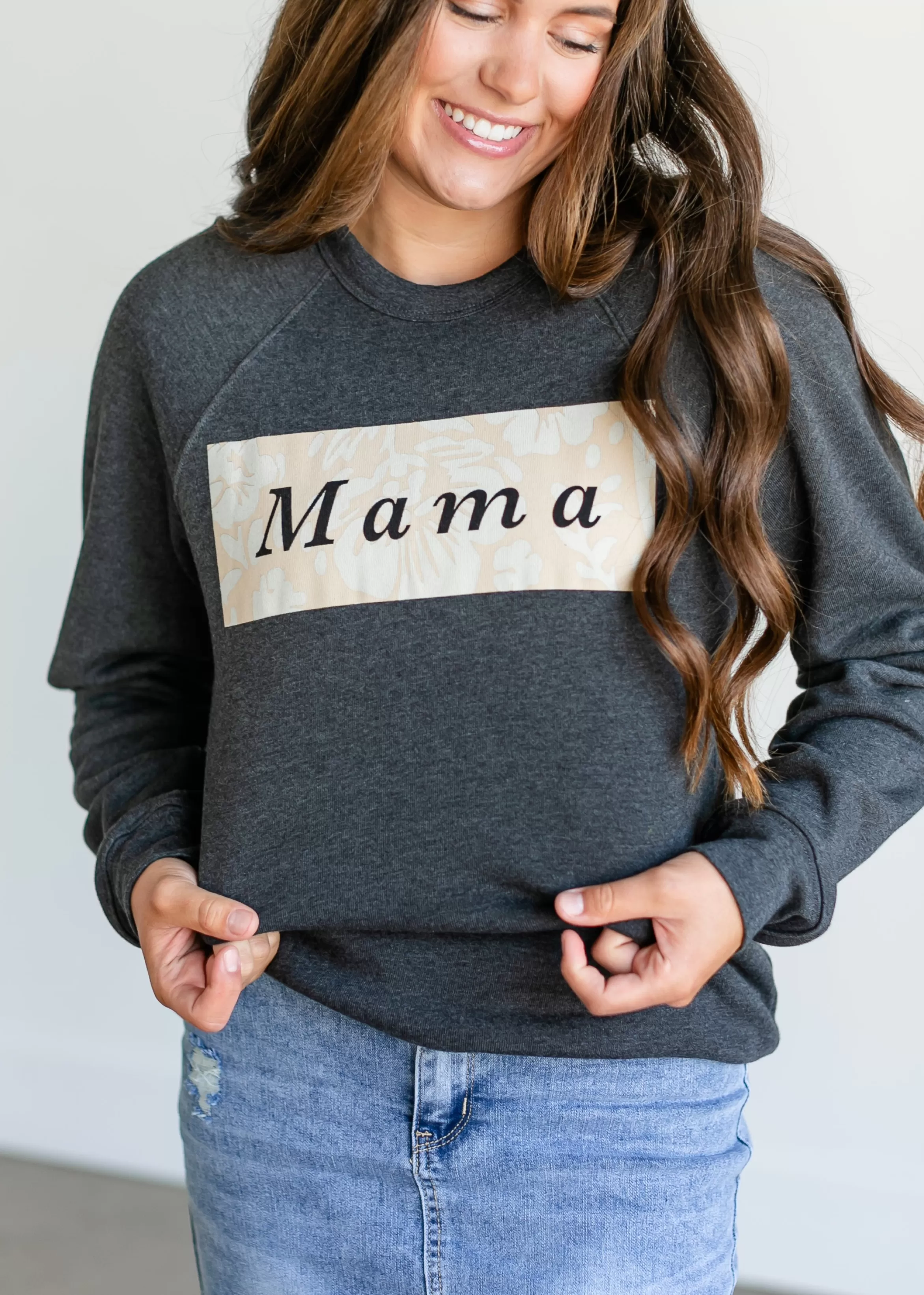 * Mama Graphic Crewneck Sweatshirt Flash Sale