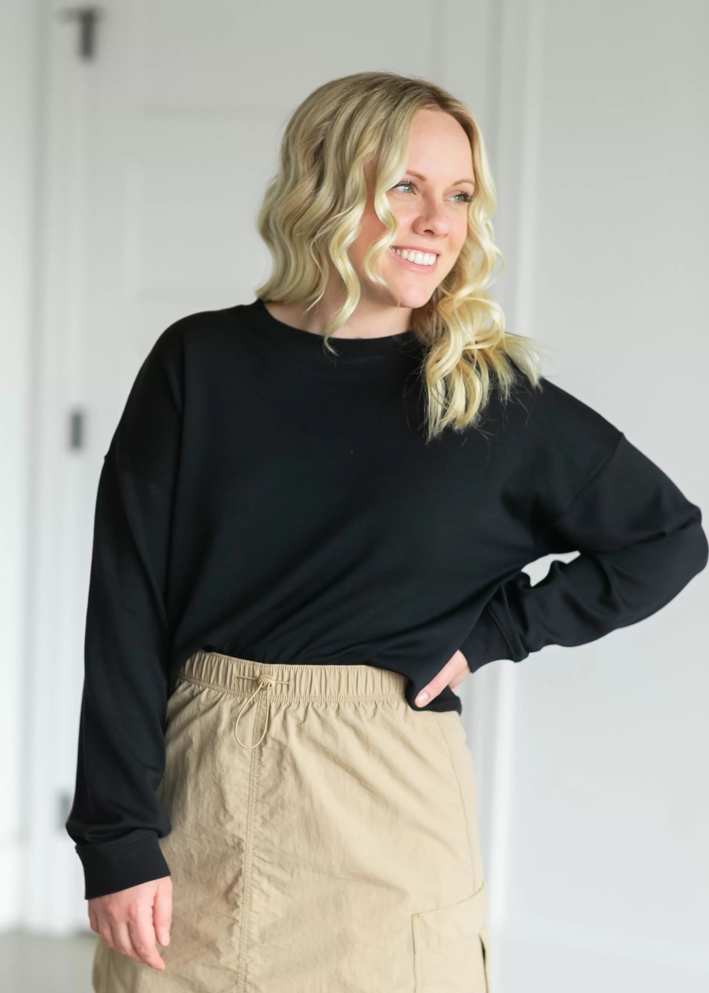 Thread & Supply Martina Black Crewneck Pullover Top Fashion
