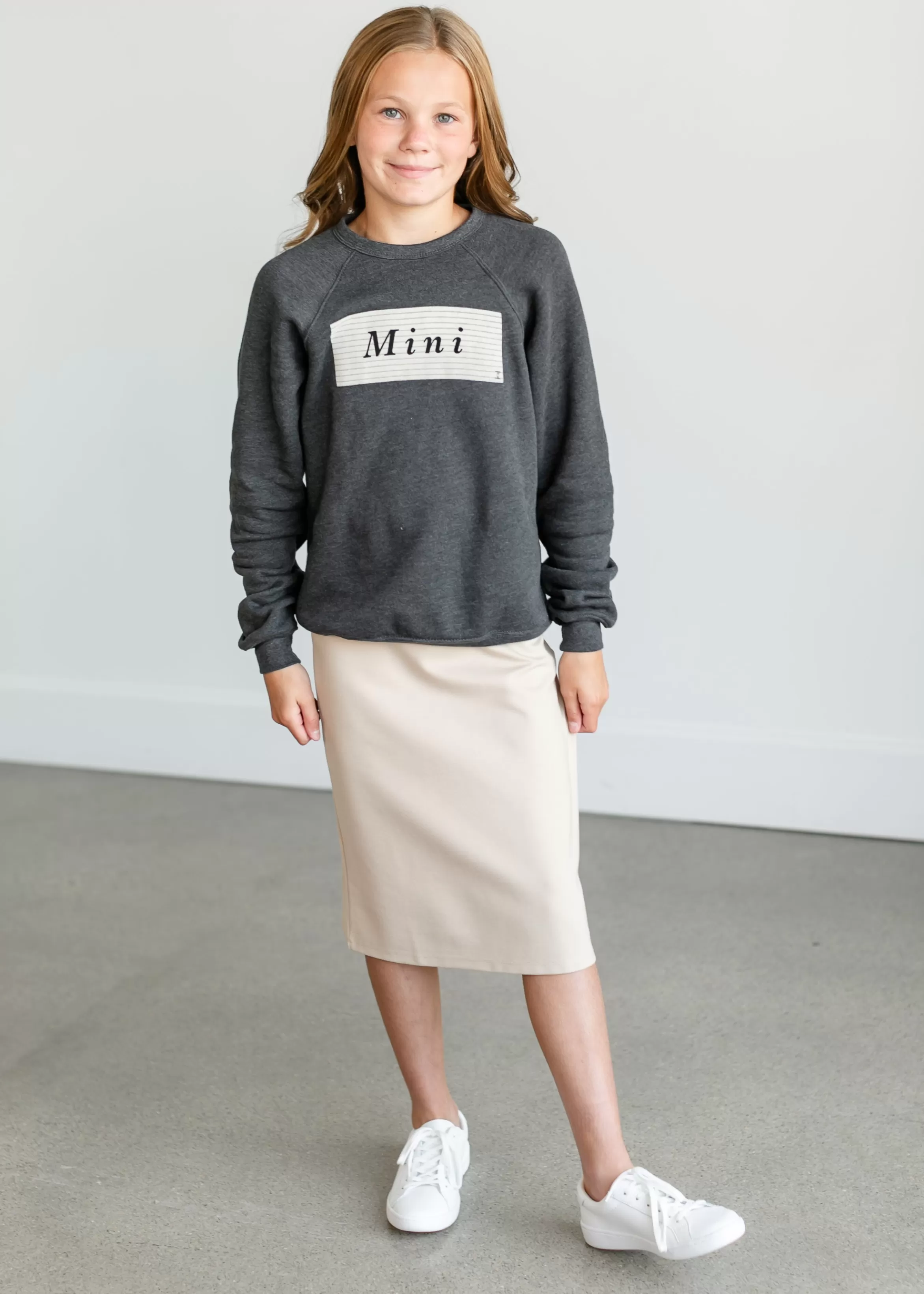 * Mini Graphic Crewneck Sweatshirt New