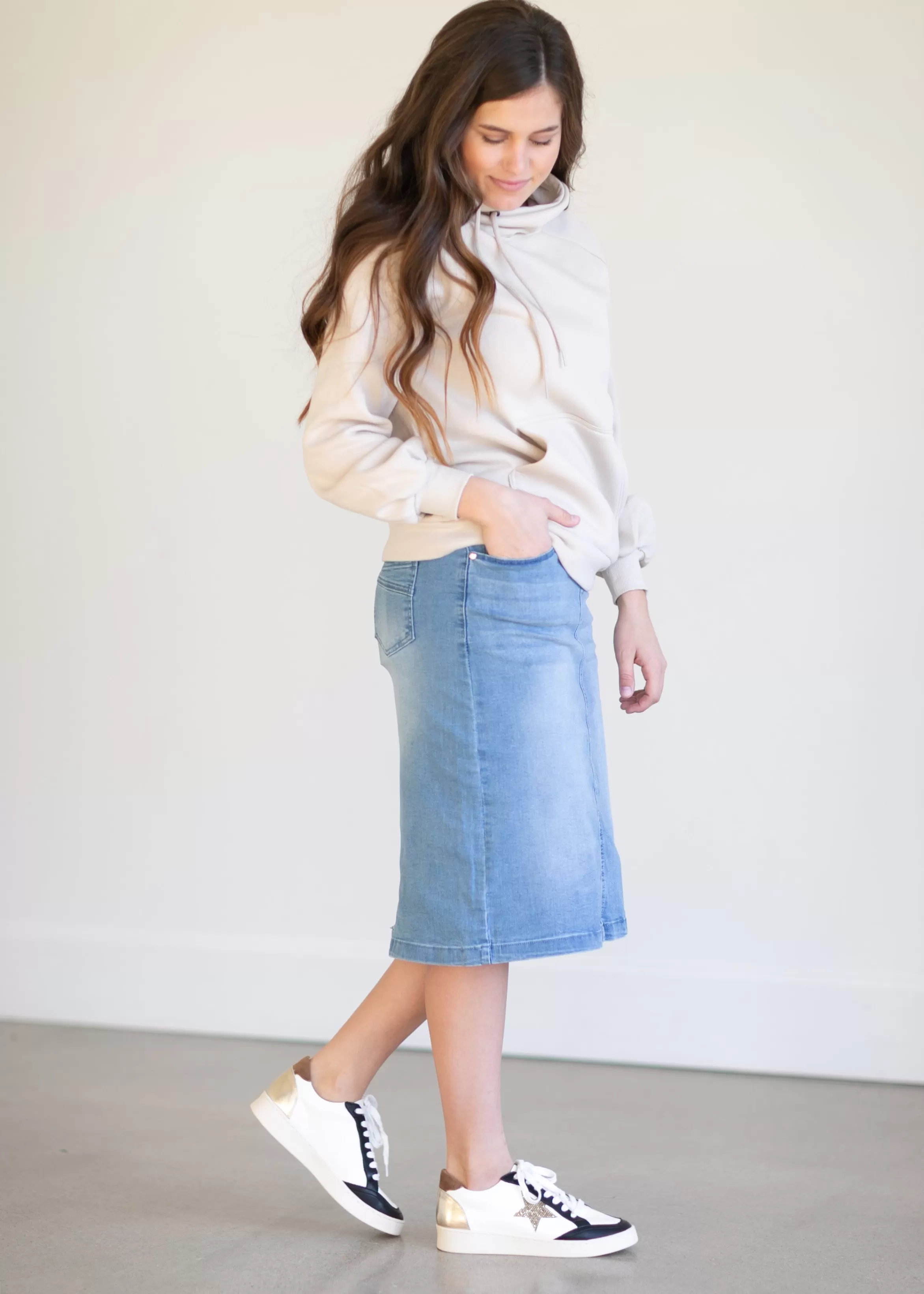 * Sandra Light Wash Denim Skirt Hot