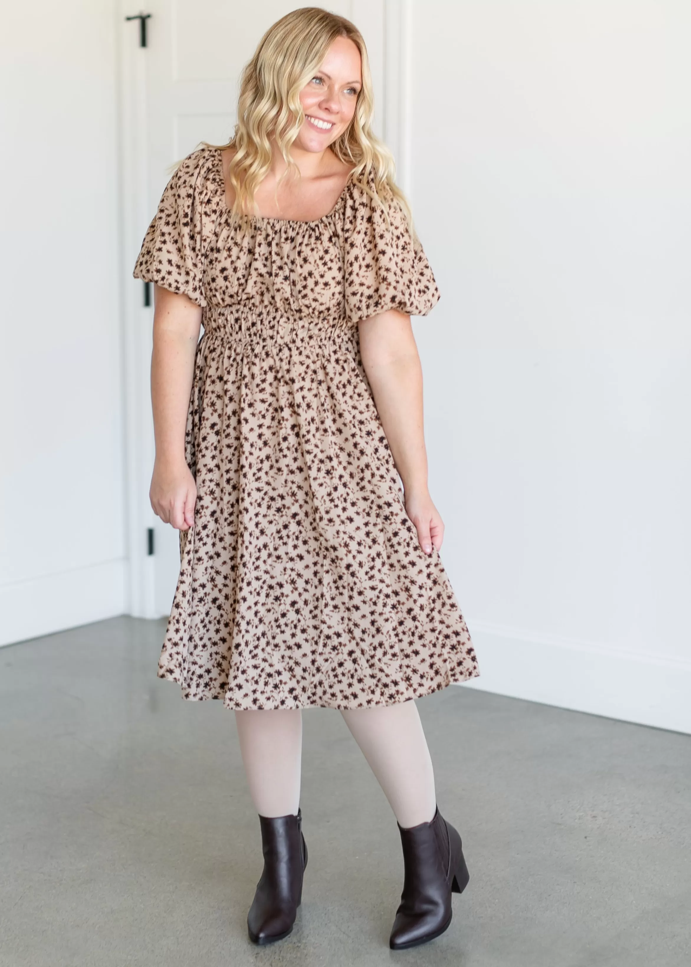 Polagram + BaeVely Short Sleeve Brown Floral Midi Dress Hot